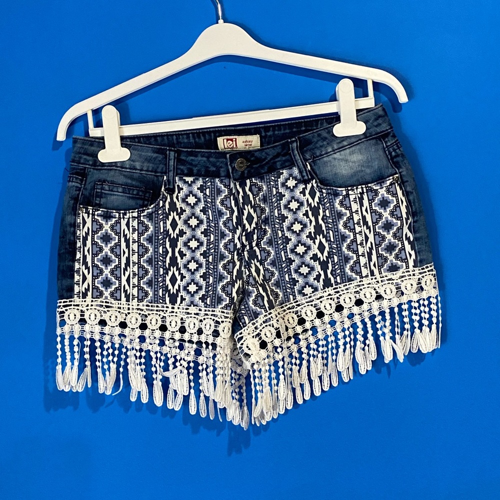 Lei Low Rise Ashley Style Fringe Shorts